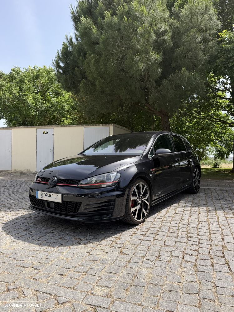 VW Golf GTI Performance BlueMotion - 1