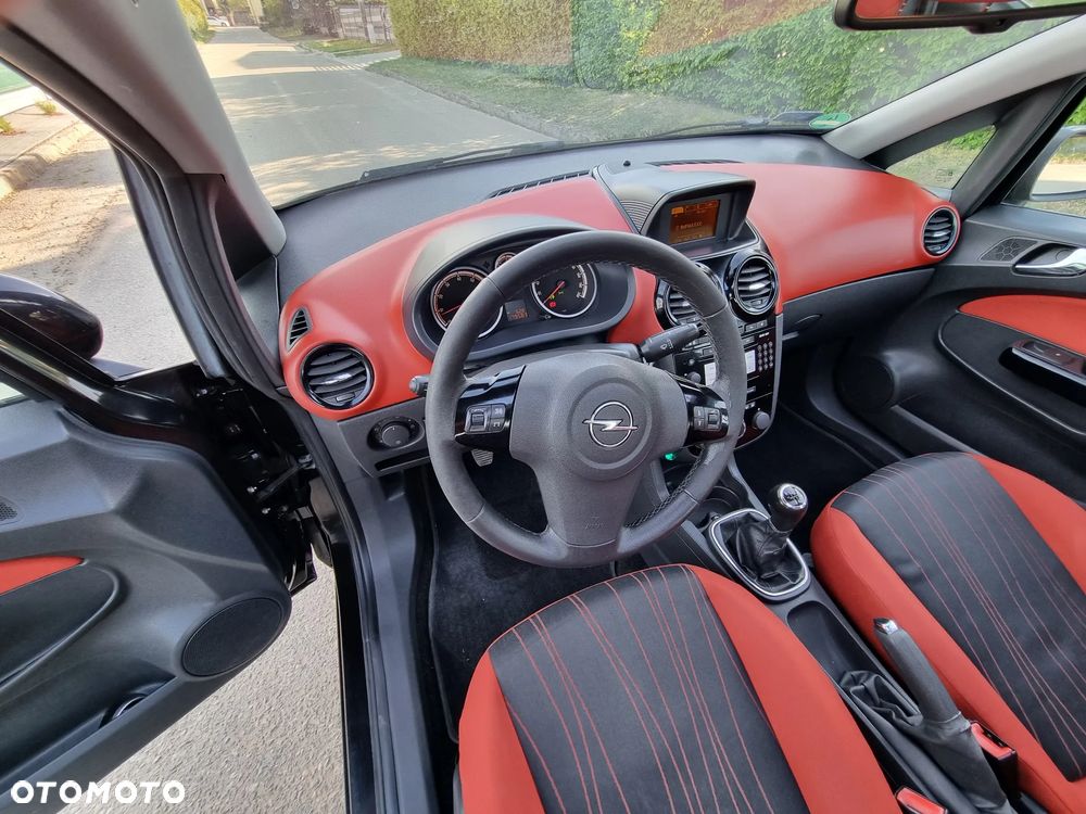 Opel Corsa 1.4 16V Cosmo - 30