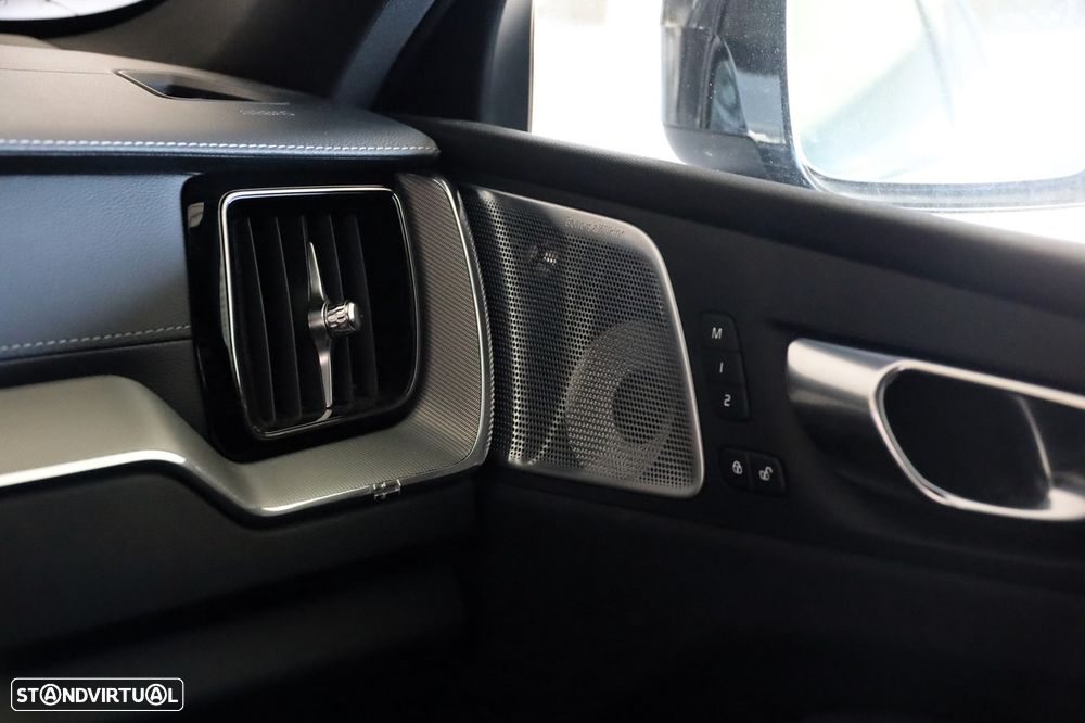 Volvo XC 60 2.0 T8 PHEV Ultra Dark AWD - 29