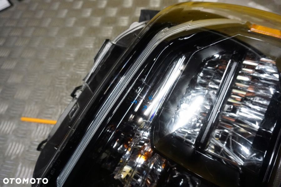 TOYOTA TUNDRA 2018- REFLEKTOR LAMPA LED CZARNA PRAWA USA - 14