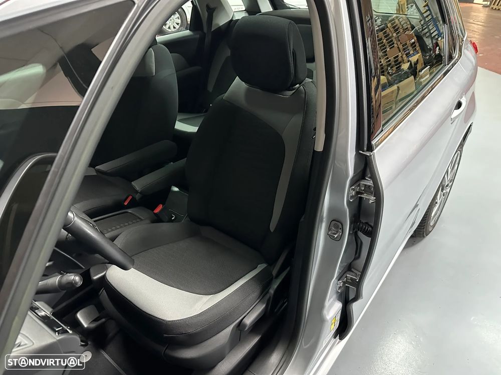 Citroën C4 Picasso 1.6 e-HDi Collection ETG6 J17 - 12