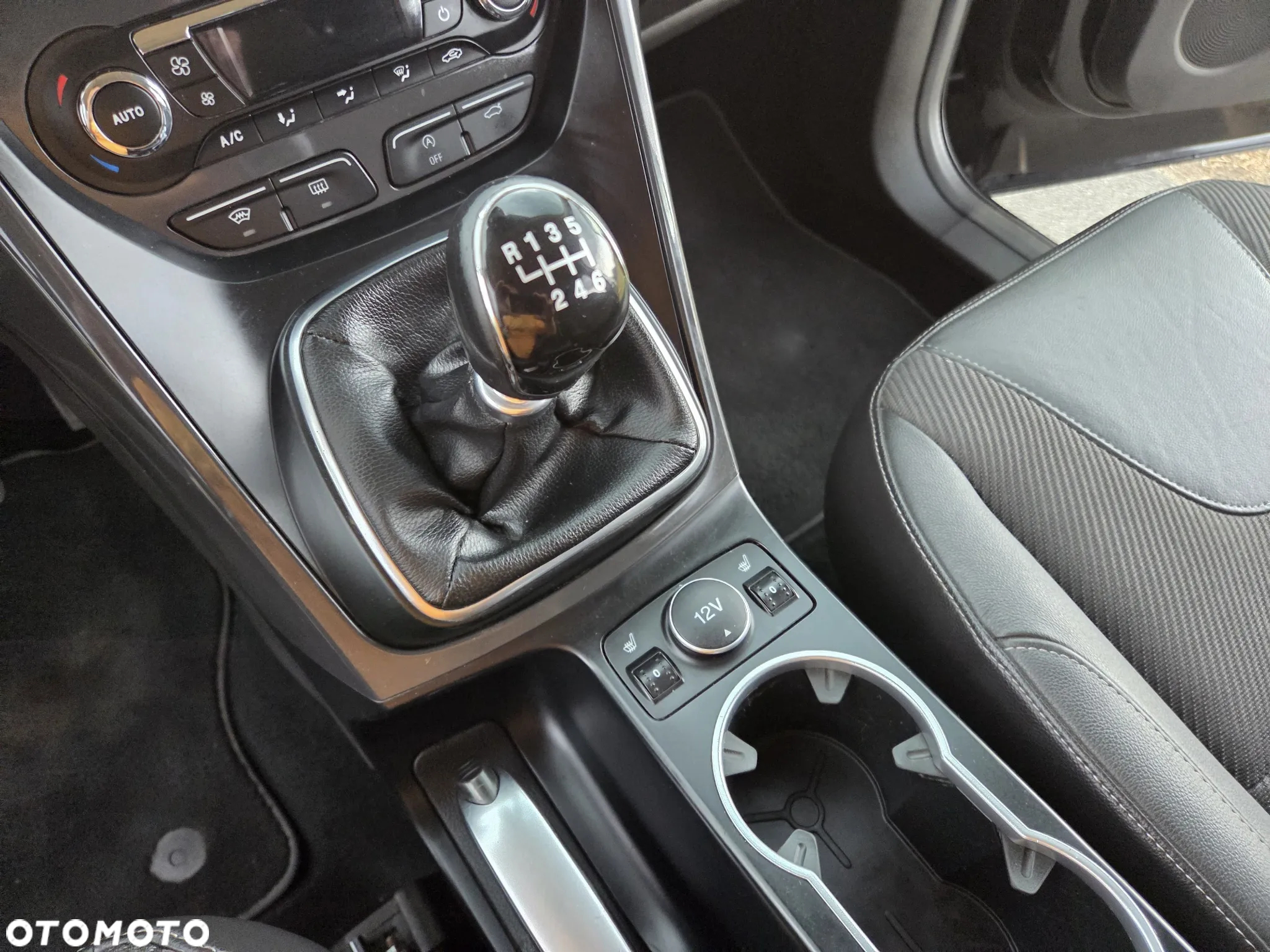 Ford Kuga 2.0 TDCi 2x4 Titanium - 18