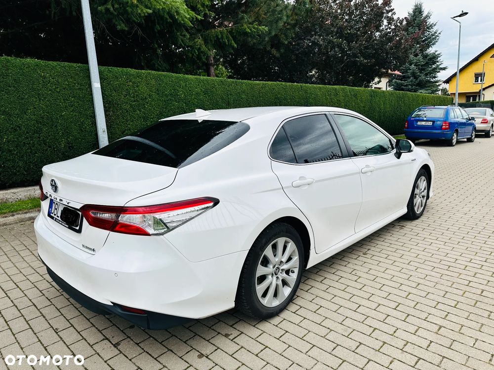 Toyota Camry - 5