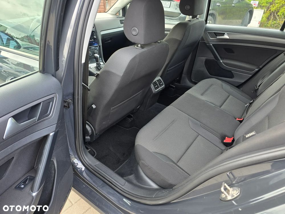 Volkswagen Golf - 9