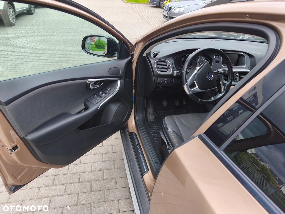 Volvo V40 Cross Country D3 Momentum - 11