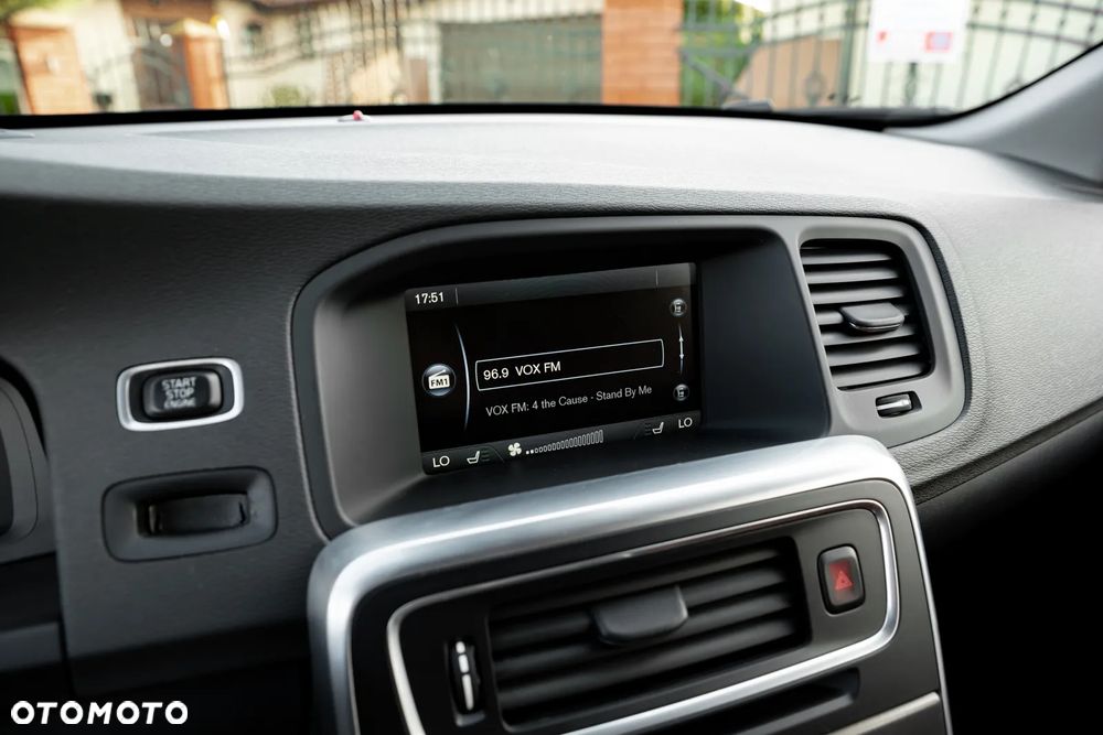 Volvo V60 D3 Geartronic Momentum - 30