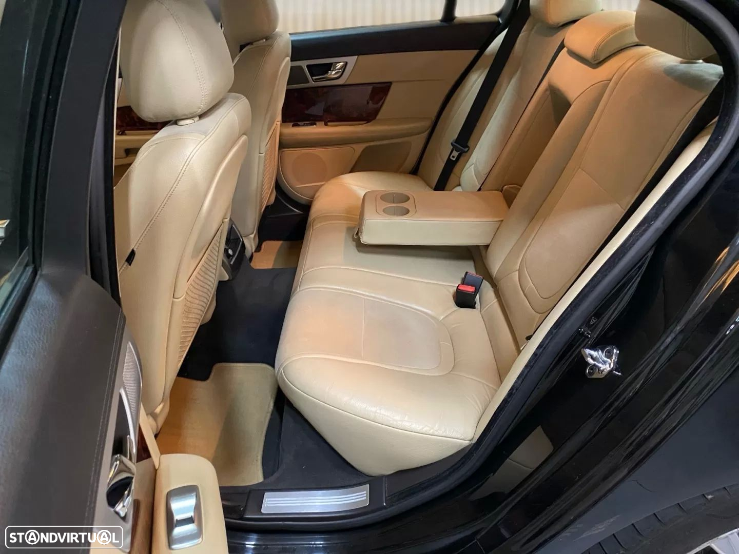 Jaguar XF 2.2 D Premium Luxury - 19