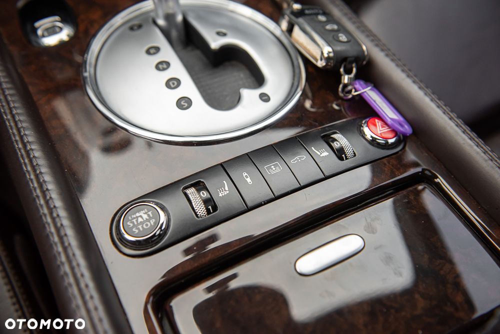 Bentley Flying Spur Mulliner - 29
