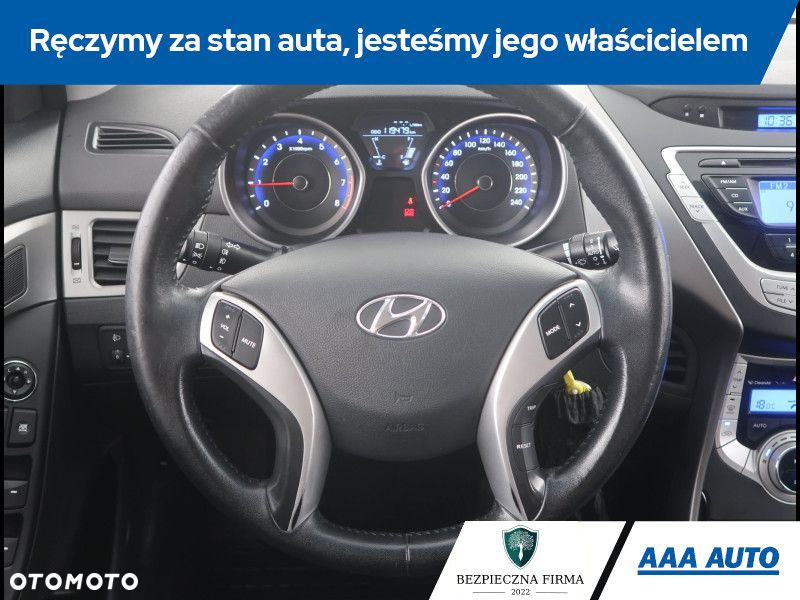 Hyundai Elantra - 16