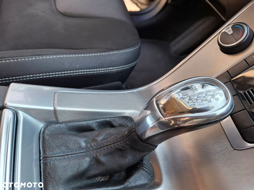 Volvo XC 60 3.2 AWD RDesign - 39