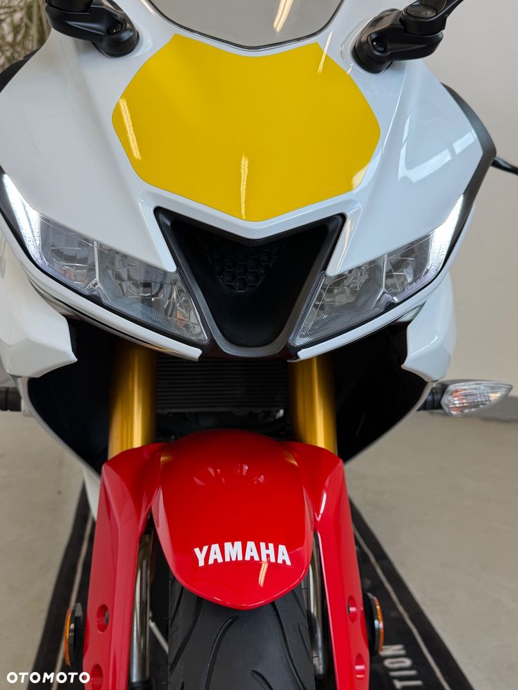 Yamaha YZF - 8