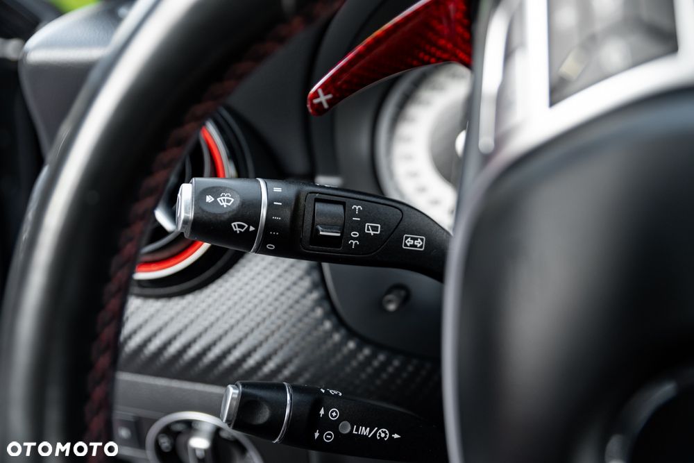 Mercedes-Benz Klasa A 250 4Matic 7G-DCT AMG Line - 32