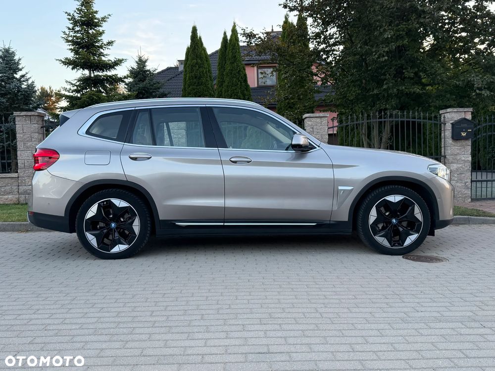 BMW iX3 Inspiring - 4