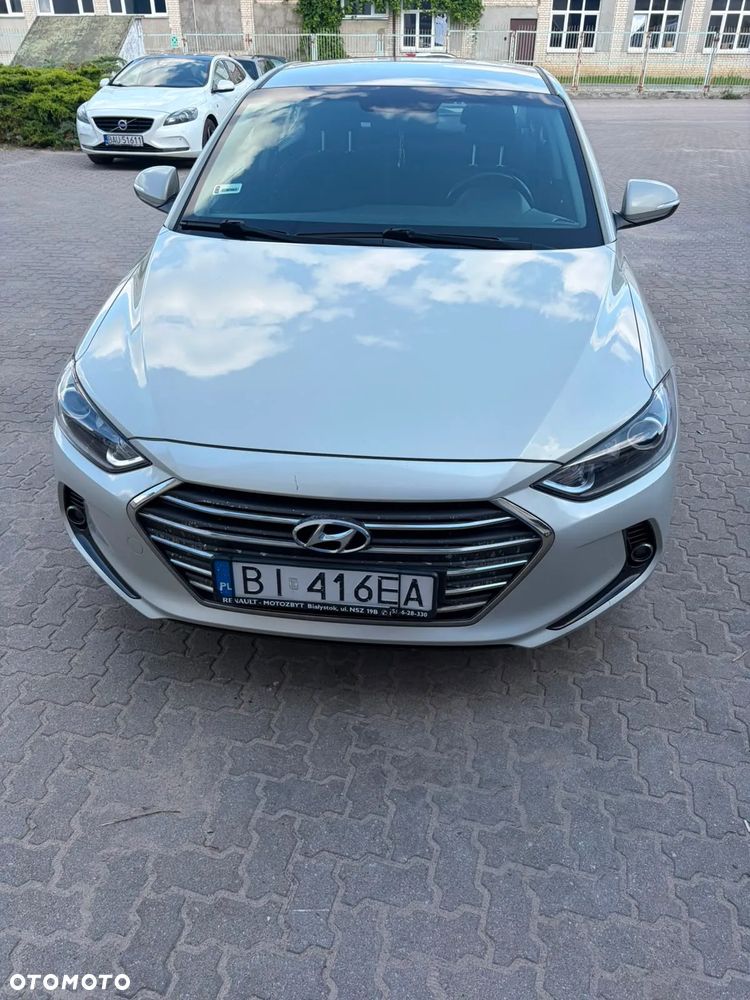 Hyundai Elantra 1.6 Comfort - 2