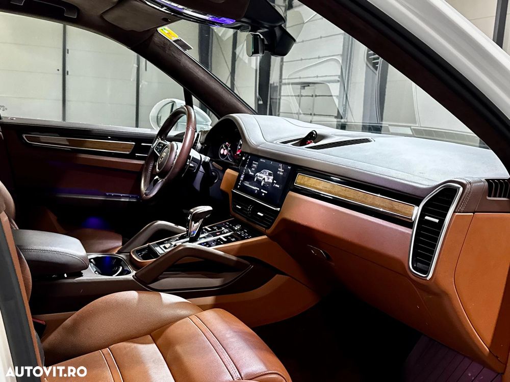 Porsche Cayenne Standard - 23