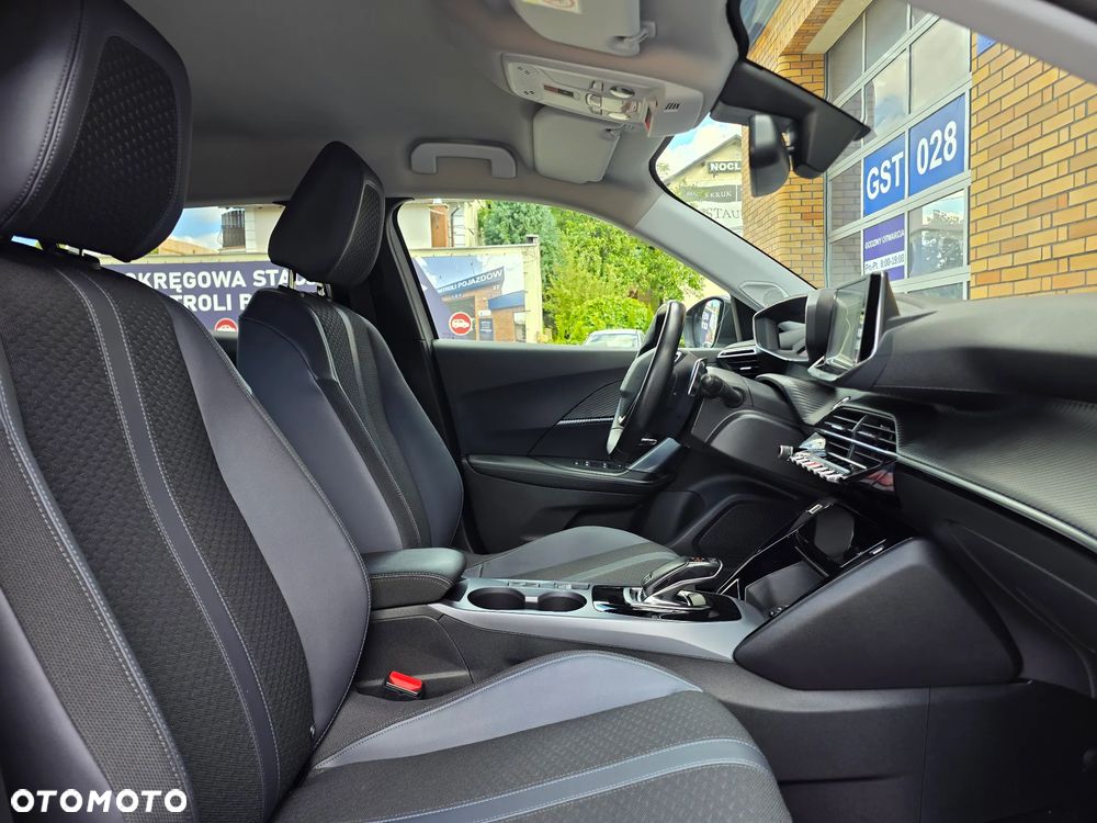 Peugeot 2008 1.5 BlueHDi Allure S&S EAT8 - 24