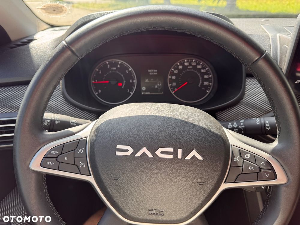 Dacia Sandero TCe 90 Essential - 8