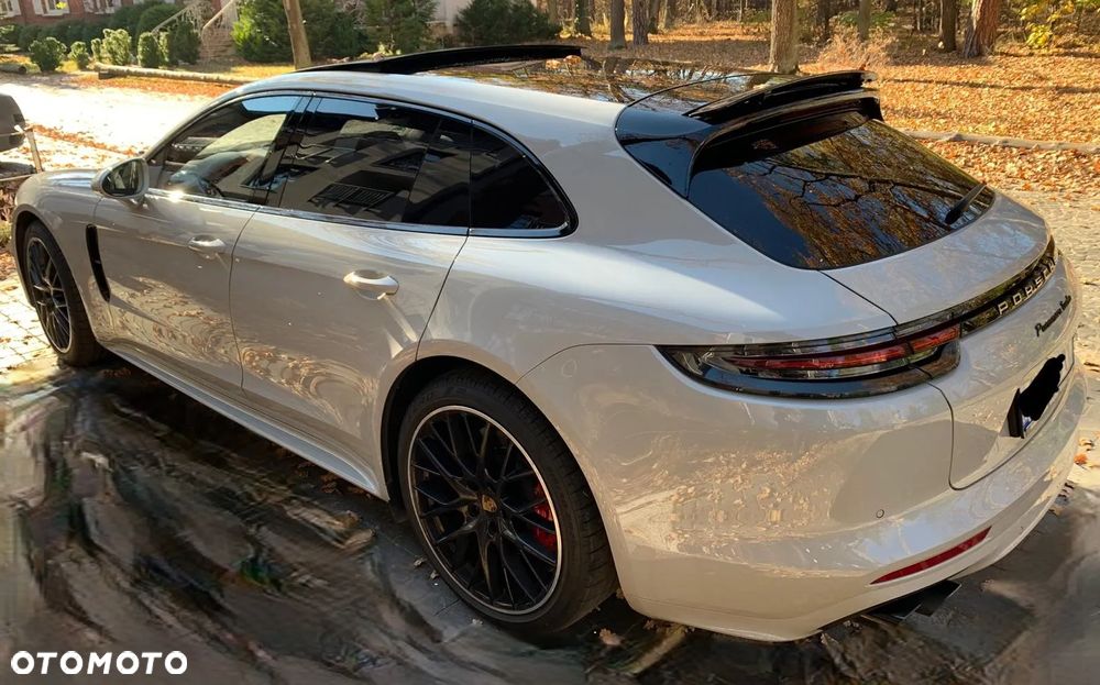 Porsche Panamera - 4