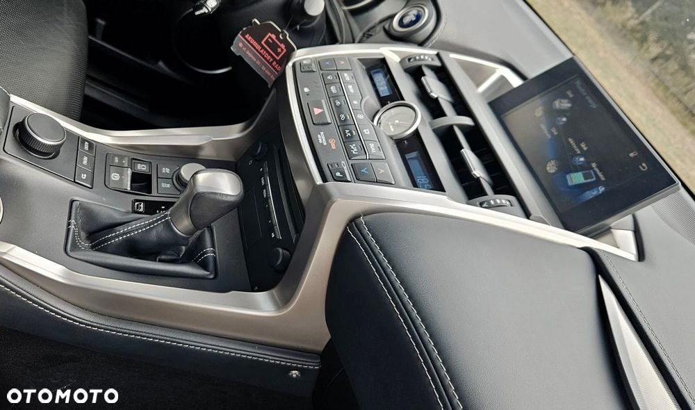 Lexus NX 300h Business Line - 19