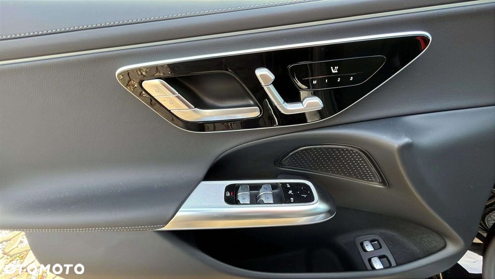 Mercedes-Benz Klasa E - 17