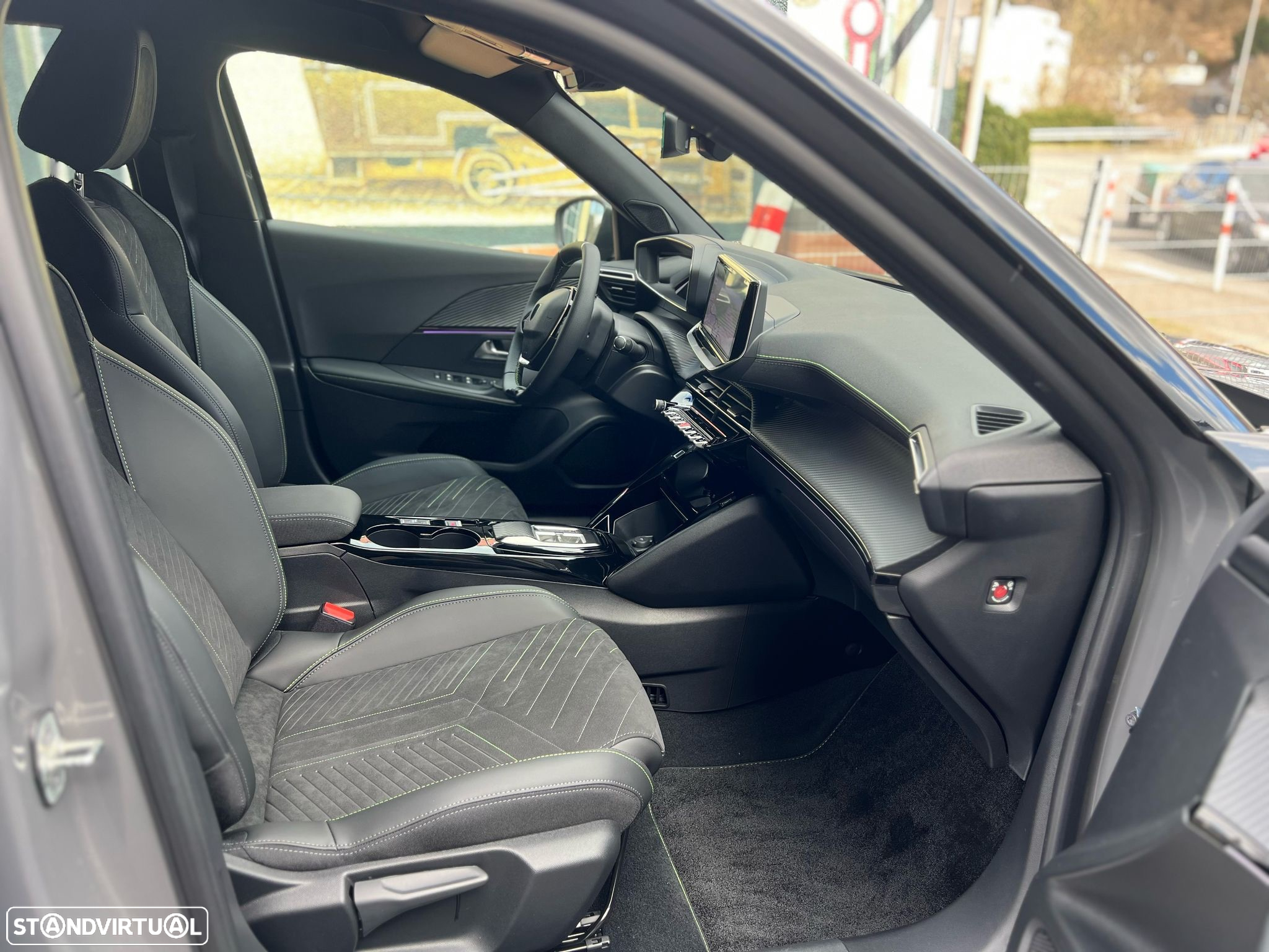 Peugeot e-2008 54 kWh GT - 5