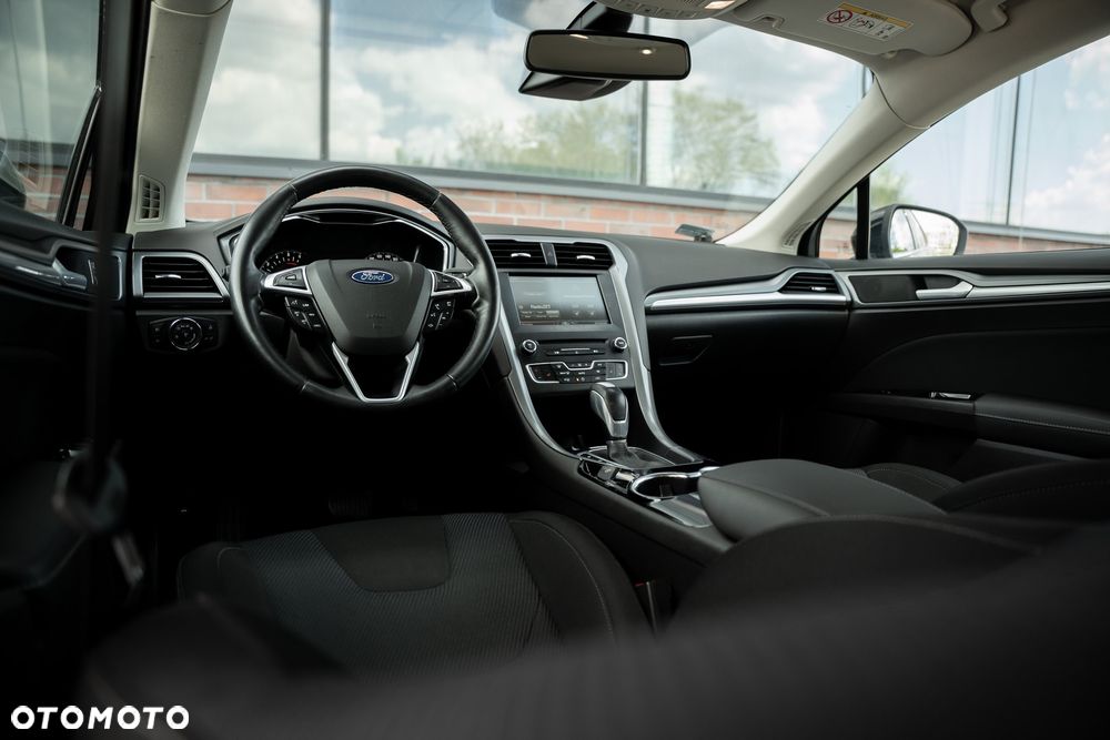 Ford Mondeo 2.0 TDCi Titanium PowerShift - 28