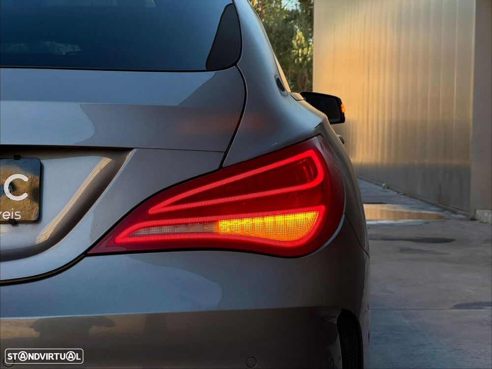 Mercedes-Benz CLA 180 AMG Line - 43