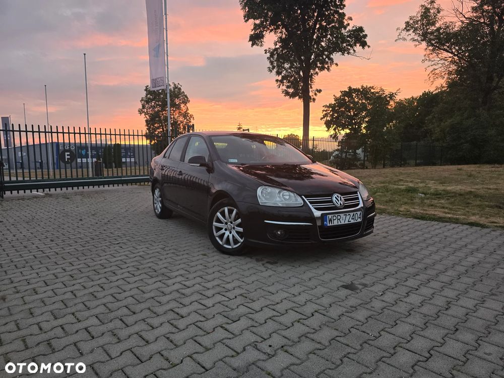 Volkswagen Jetta 1.6 Trendline - 1
