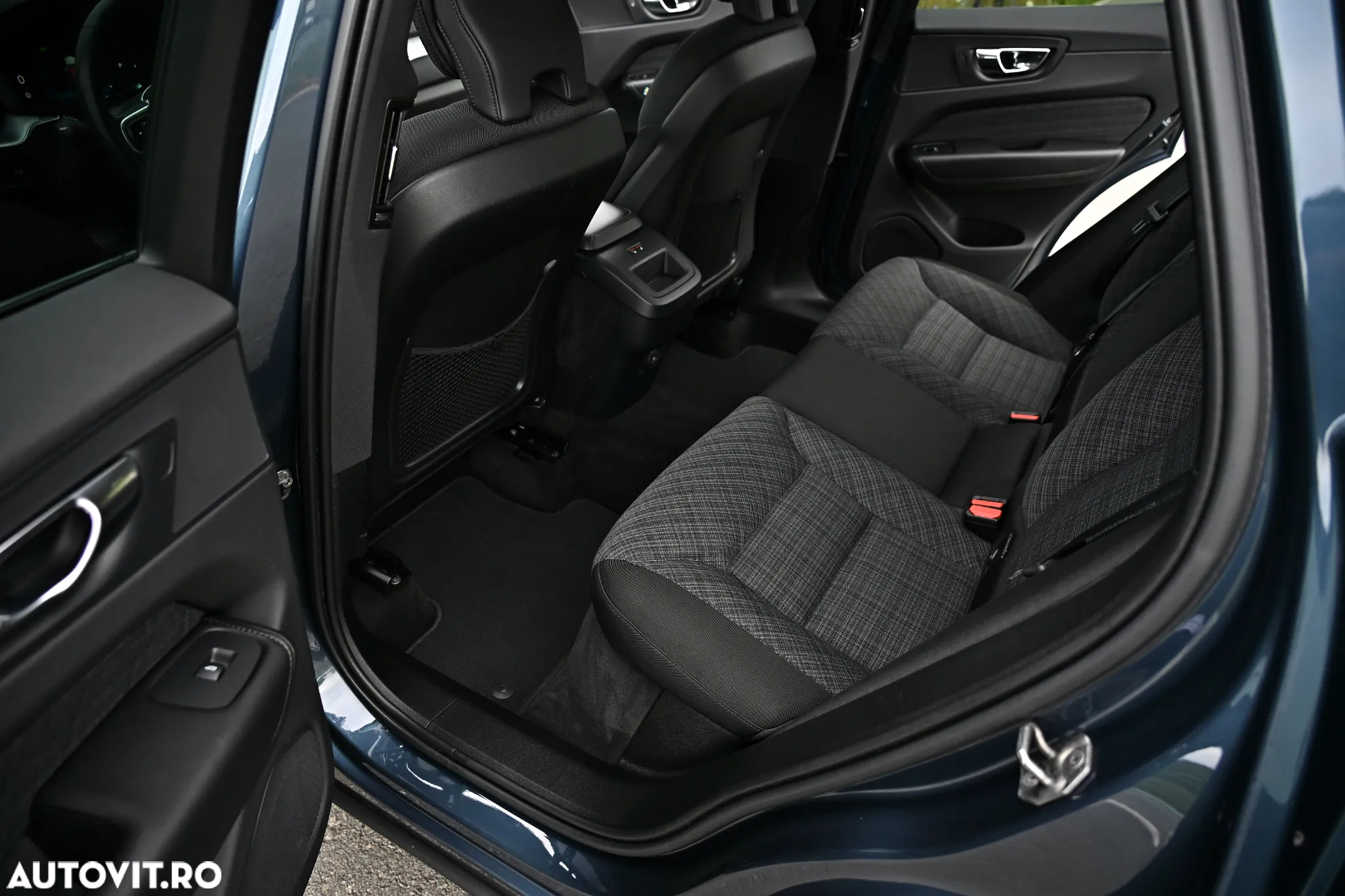 Volvo XC 60 B4 D AWD Geartronic Momentum Pro - 20