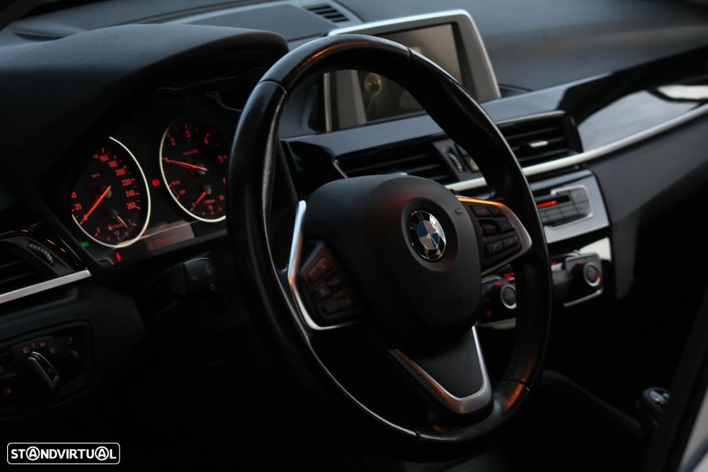 BMW X1 16 d sDrive Line Sport - 19