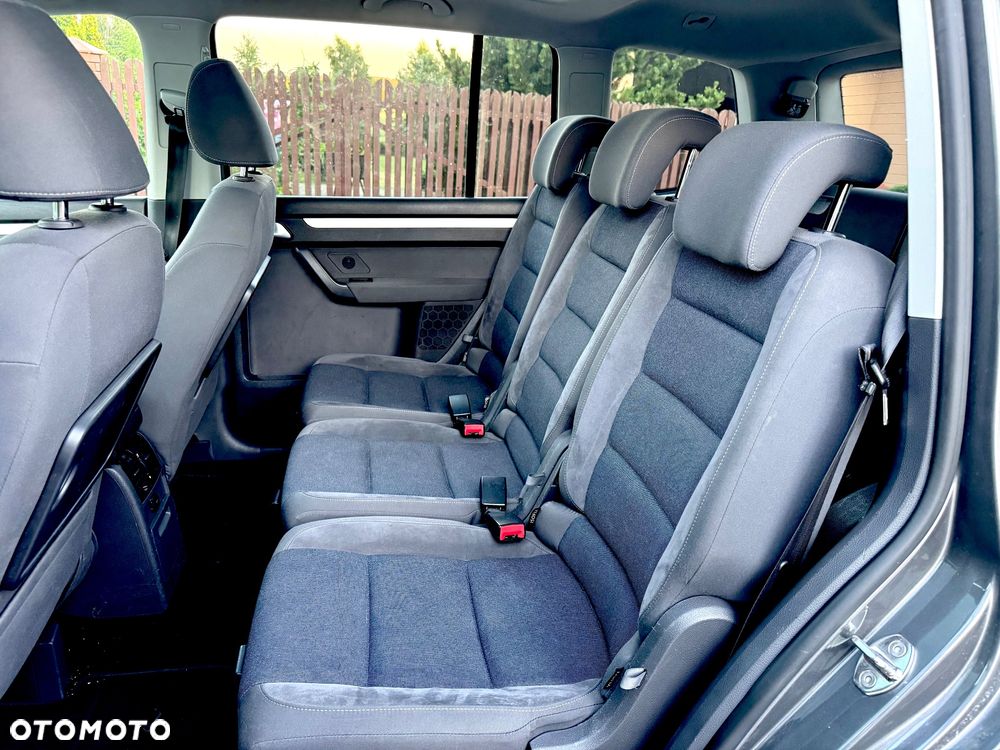 Volkswagen Touran - 18