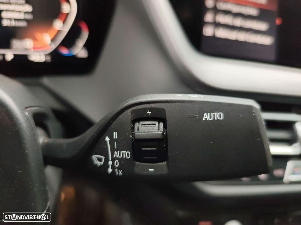 BMW iX2 eDrive20 Pack Desportivo M - 21