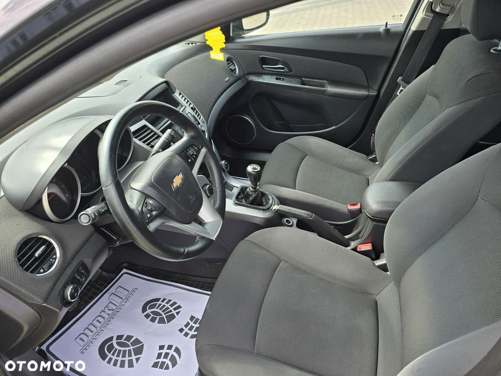 Chevrolet Cruze - 16
