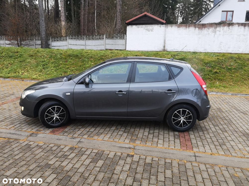 Hyundai i30 ver-1-6-classic - 13