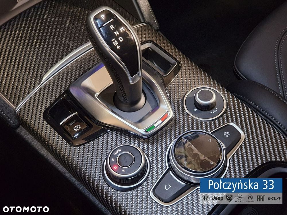 Alfa Romeo Stelvio - 22