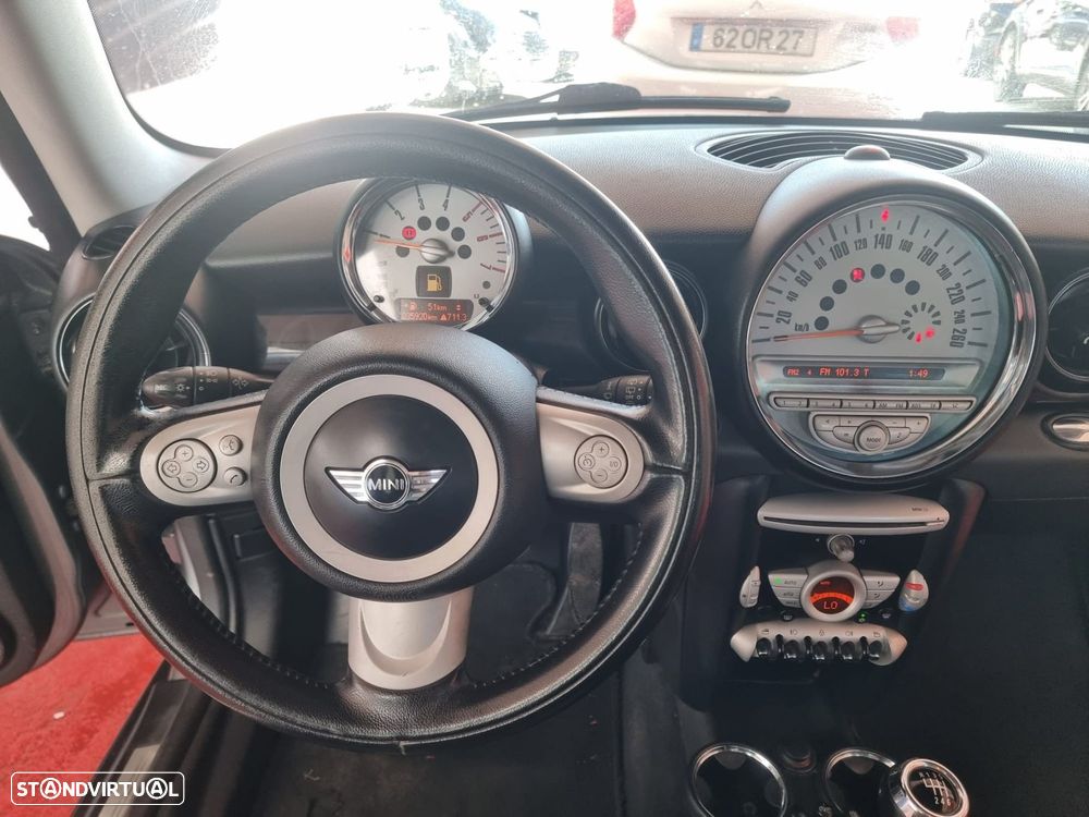 MINI 3 Portas Cooper D - 10