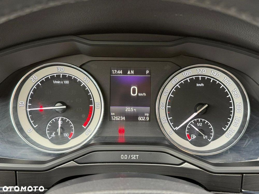Skoda Superb 2.0 TDI SCR 4x4 Scout DSG - 30