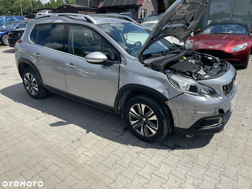 Peugeot 2008 1.2 Pure Tech GPF Allure S&S EAT6 - 6