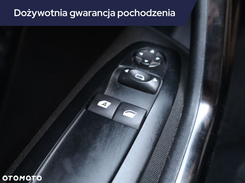 Peugeot 208 - 17