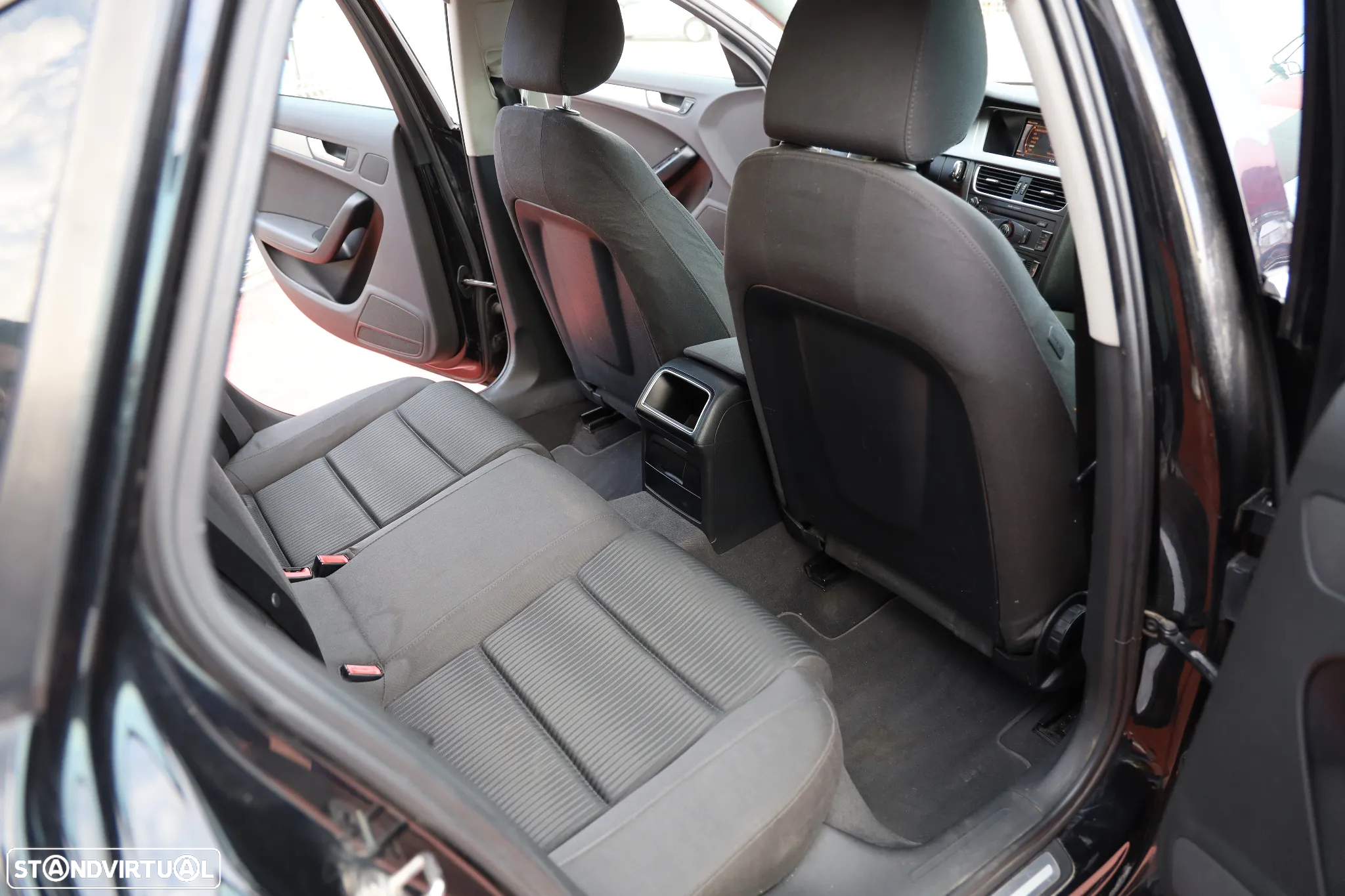 Audi A4 2.0 TDI exclusive - 10