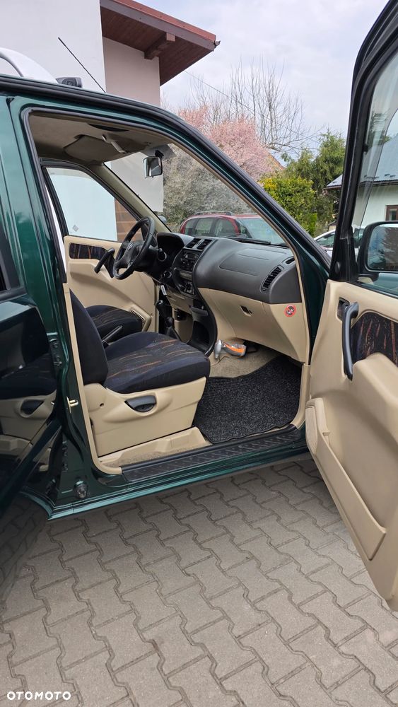 Nissan Terrano 2.7 TDi Comfort - 34