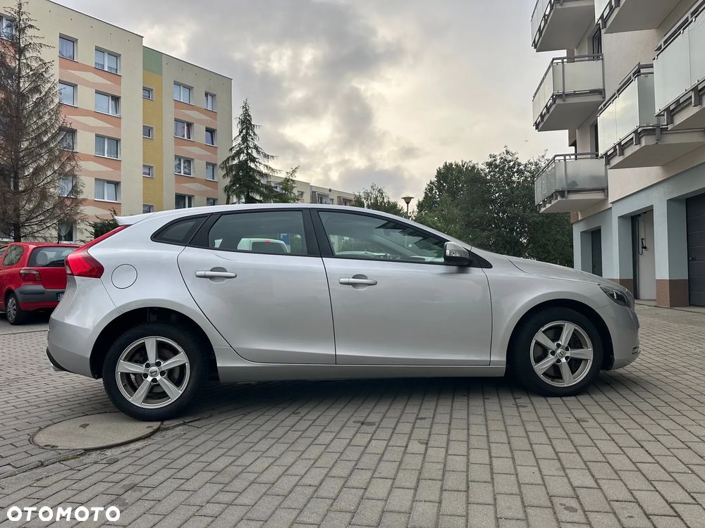 Volvo V40 D3 Drive-E R-Design Kinetic - 4