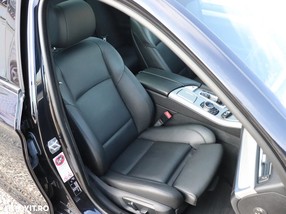 BMW Seria 5 520d Sport-Aut. - 28