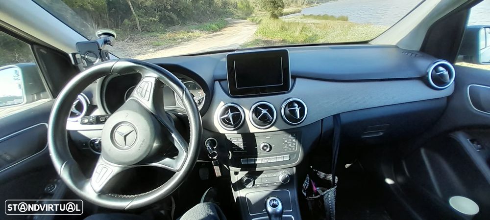 Mercedes-Benz B 180 d Style - 14