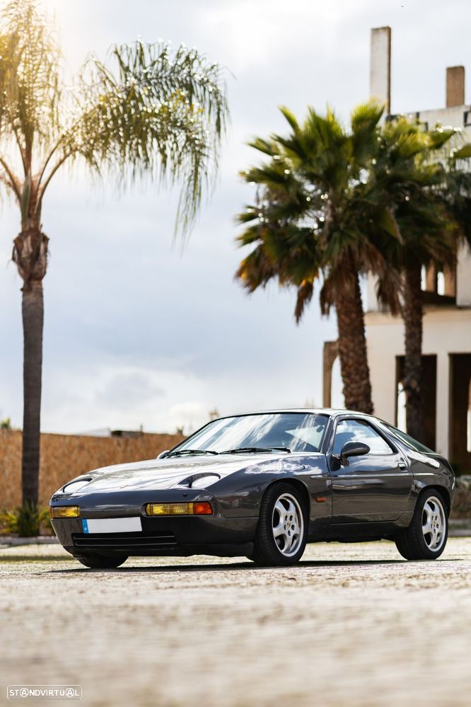 Porsche 928 S4 - 4