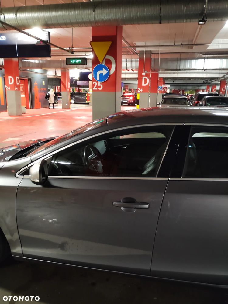Volvo V40 D2 Drive-E R-Design Momentum - 6
