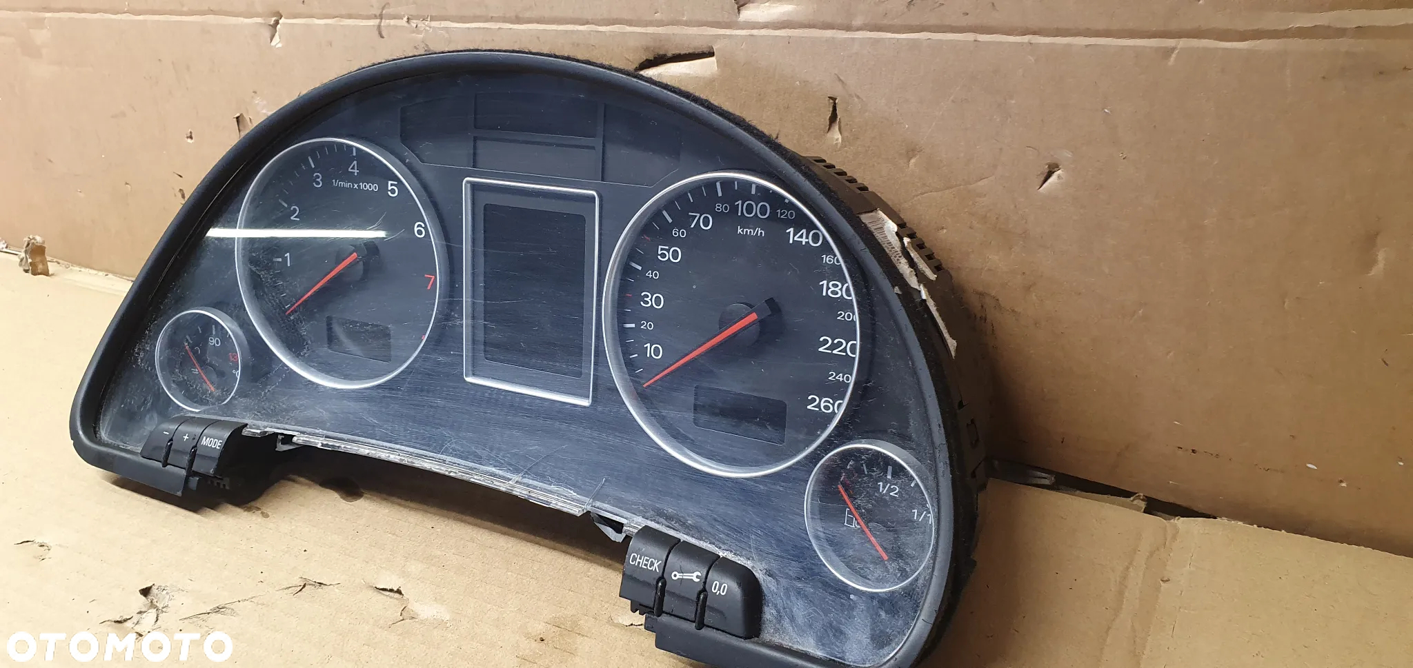 Licznik zegary Audi A4 B6 2.0 FSI Automat 8E0920930 - 4
