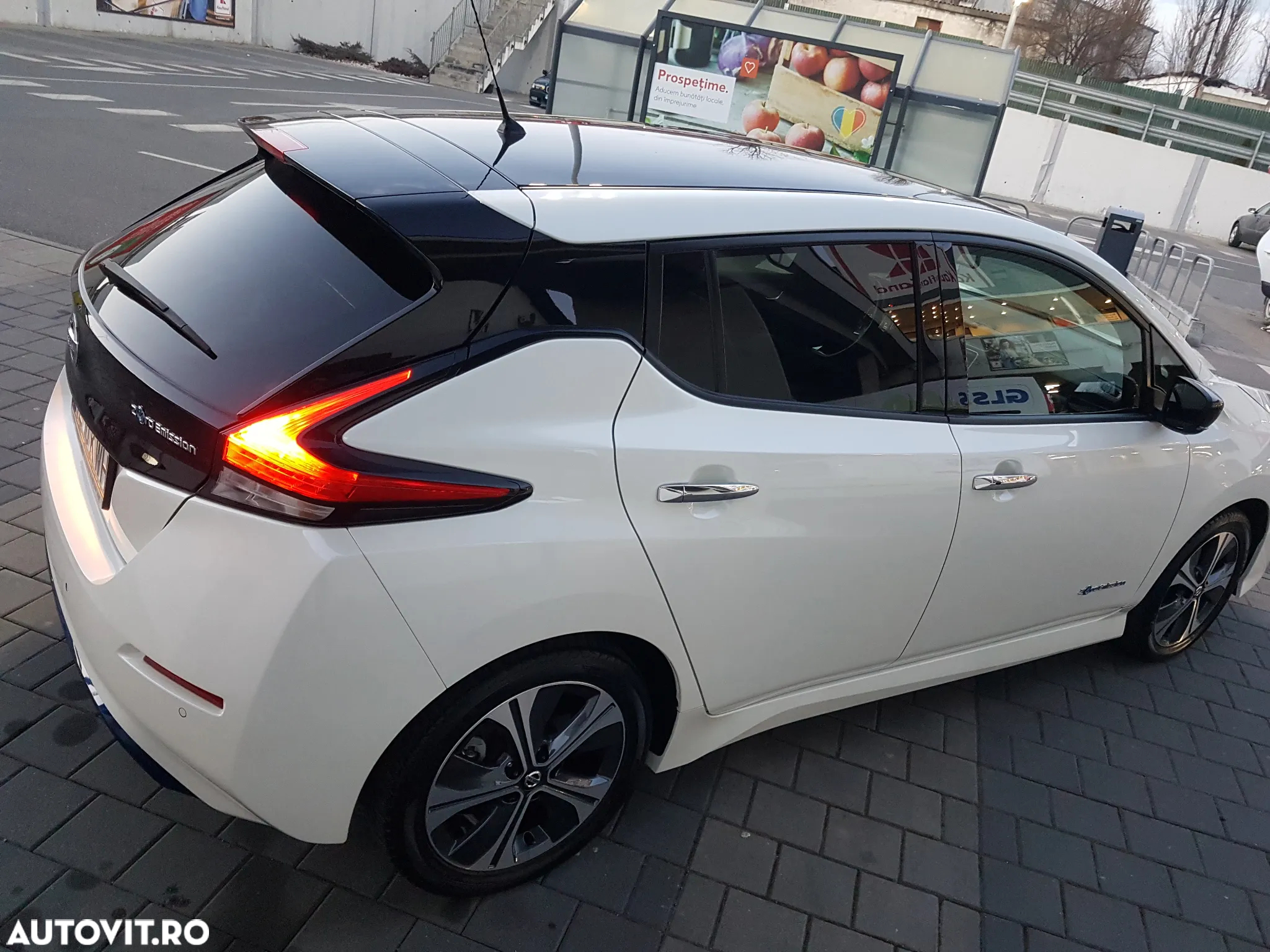Nissan LEAF Tekna - 2
