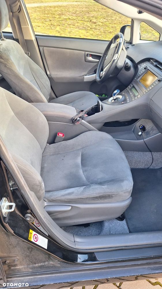 Toyota Prius 1.8 HSD Sol - 8