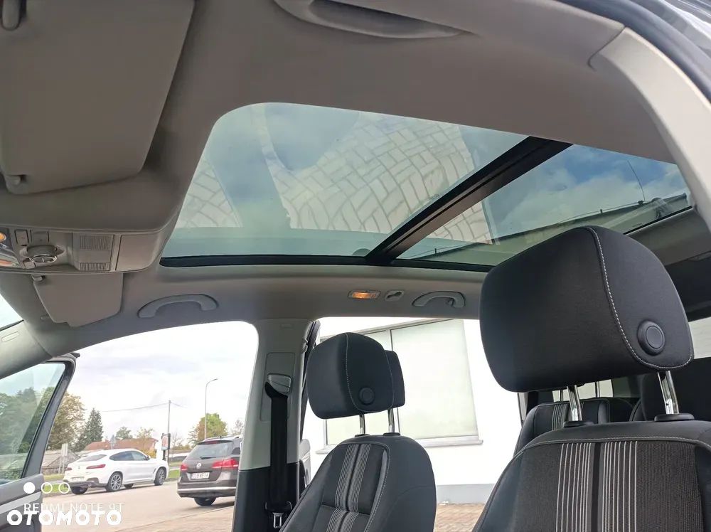 Volkswagen Touran 2.0 TDI DPF BlueMotion Technology MATCH - 12